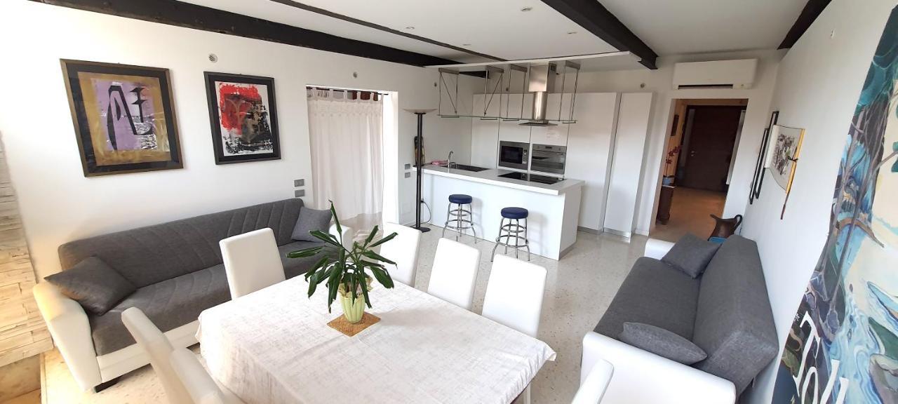 Elisabeth Waterfront Apartment Venecia Exterior foto