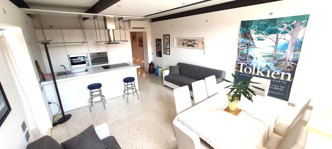 Elisabeth Waterfront Apartment Venecia Exterior foto